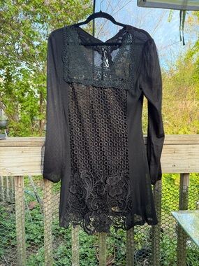 Pretty Angel Tunic Size Large Lace Goth Layered Long Sleeved Black Crocheted